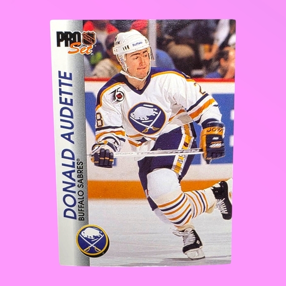 NHL 1992-93 Donald Audette Buffalo Sabres #18 Pro Set Hockey Card - Picture 1 of 5